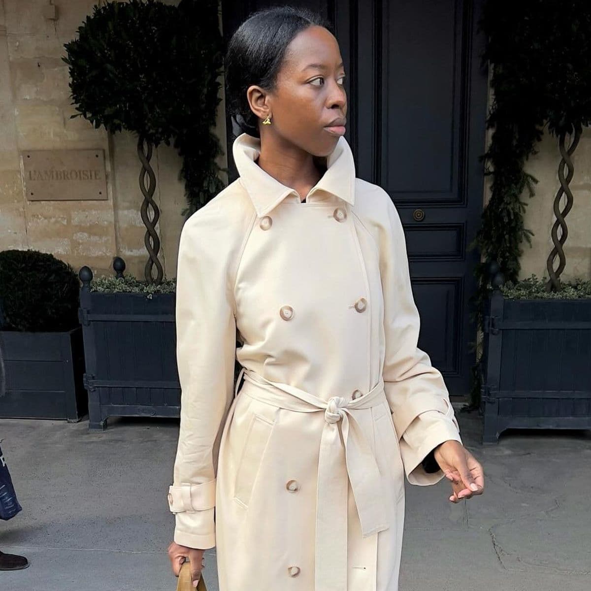  In Paris, Every French Woman's Transitional Wardrobe Includes These 8 Pieces 