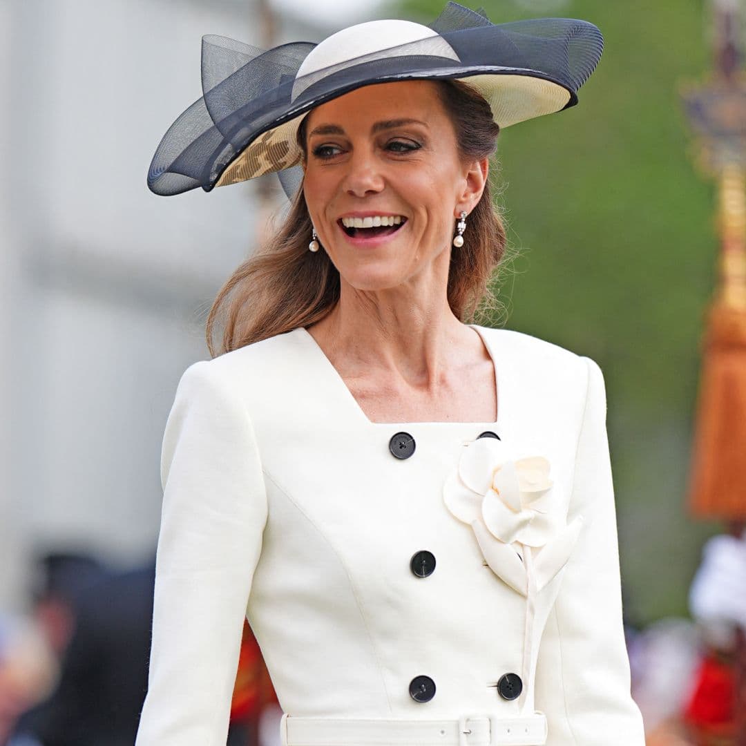  Princess Kate is a Retro Garden Party Dream in a New Self-Portrait Dress and Vintage Hat 